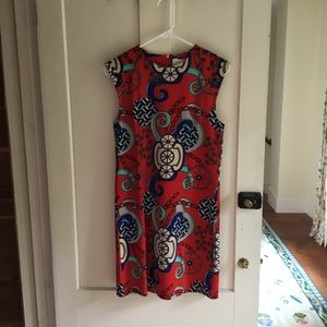 Tracy Negoshian shift size S perfect for holidays!